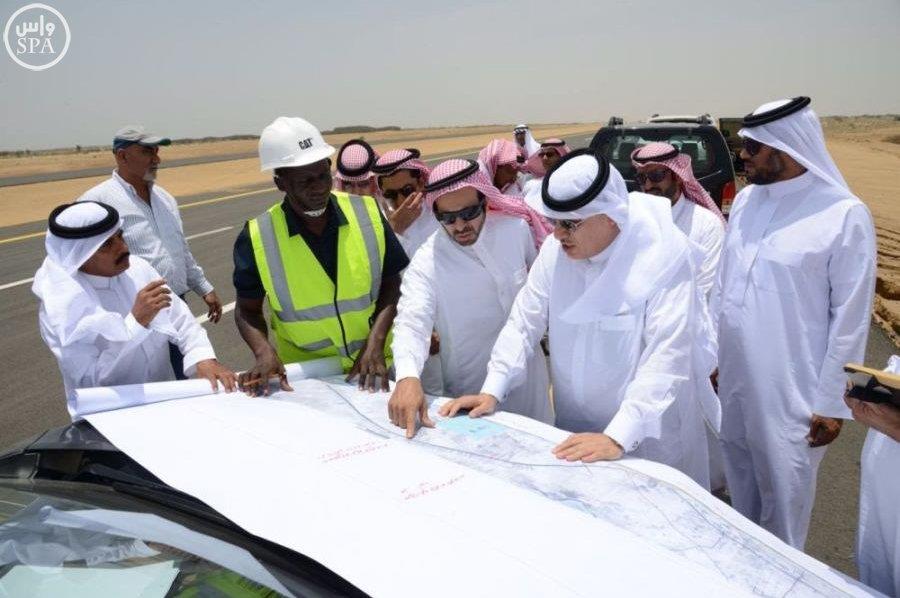 وزير النقل يتفقد مشروعات الطرق في منطقة جازان وزير النقل يتفقد مشروعات الطرق في منطقة جازان