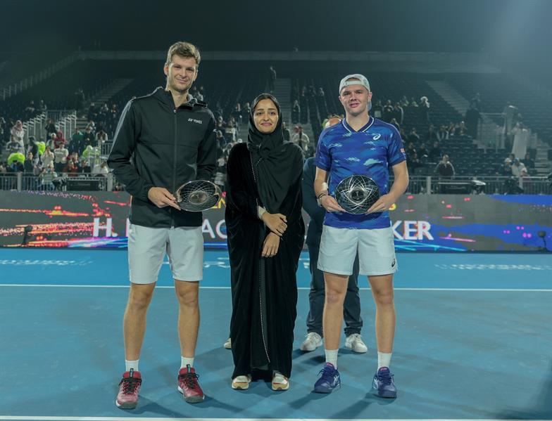 البولندي هوركاتش والسويسري ستريكير أبطالاً لكأس الدرعية للتنس