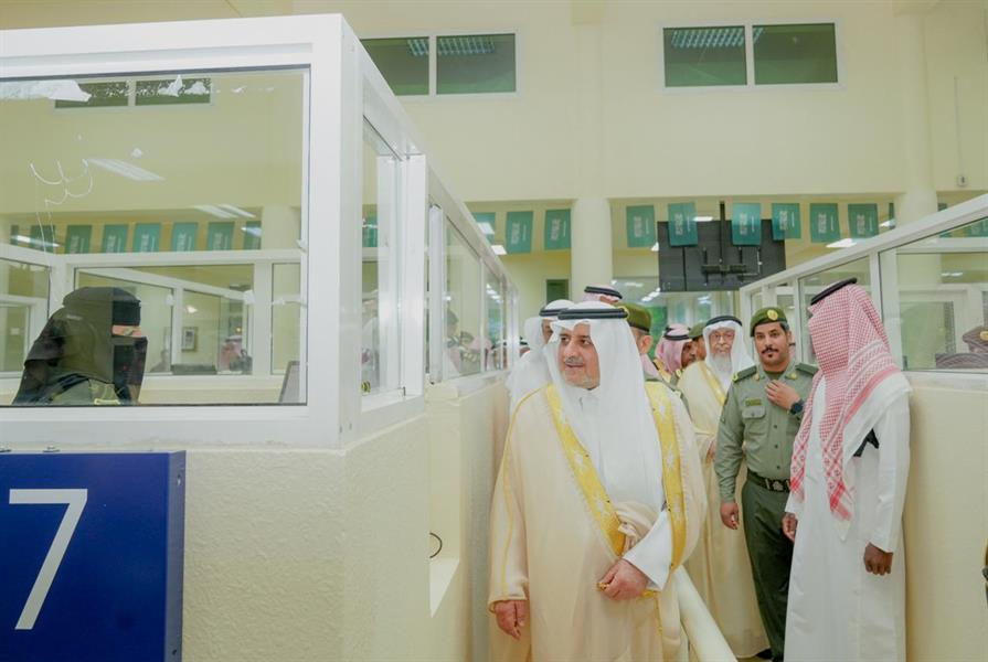 أمير تبوك يزور منفذ حالة عمار أمير تبوك يزور منفذ حالة عمار