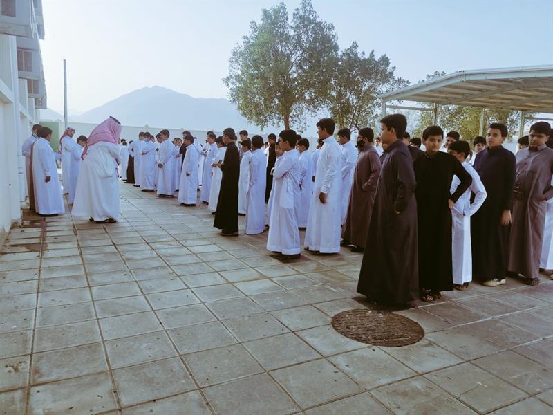 طلاب وطالبات التعليم العام يعودون لمقاعد الدراسة لاستكمال الفصل الدراسي الثالث 