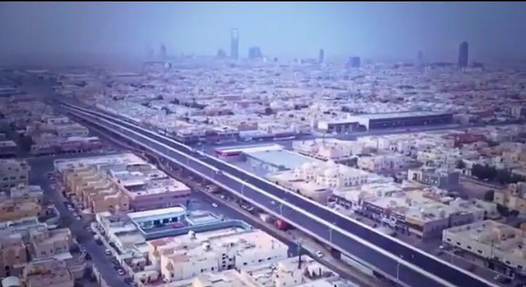  افتتاح جسري تقاطع طريق الملك عبدالعزيز مع طريقي أنس بن مالك والإمام سعود