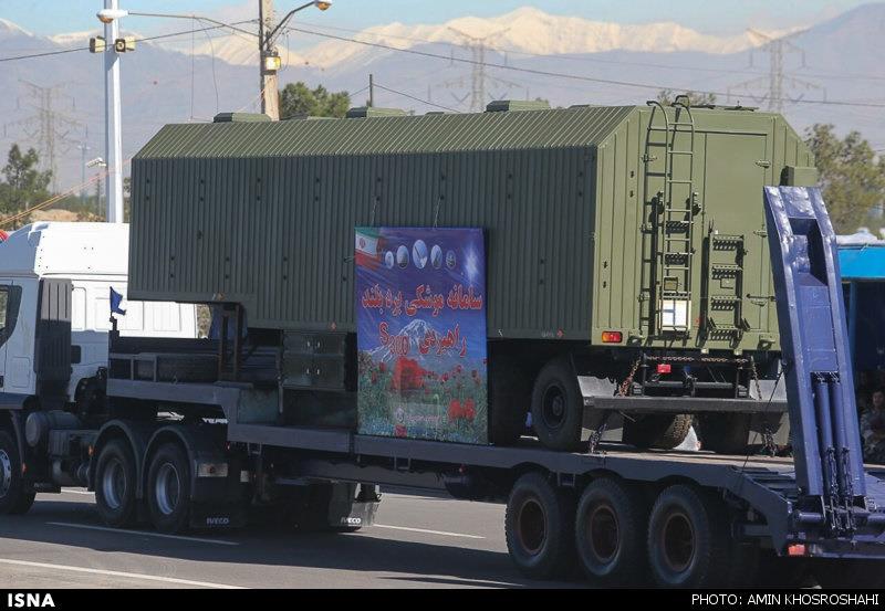  إيران تستعرض أسلحتها الروسية بعرض عسكري