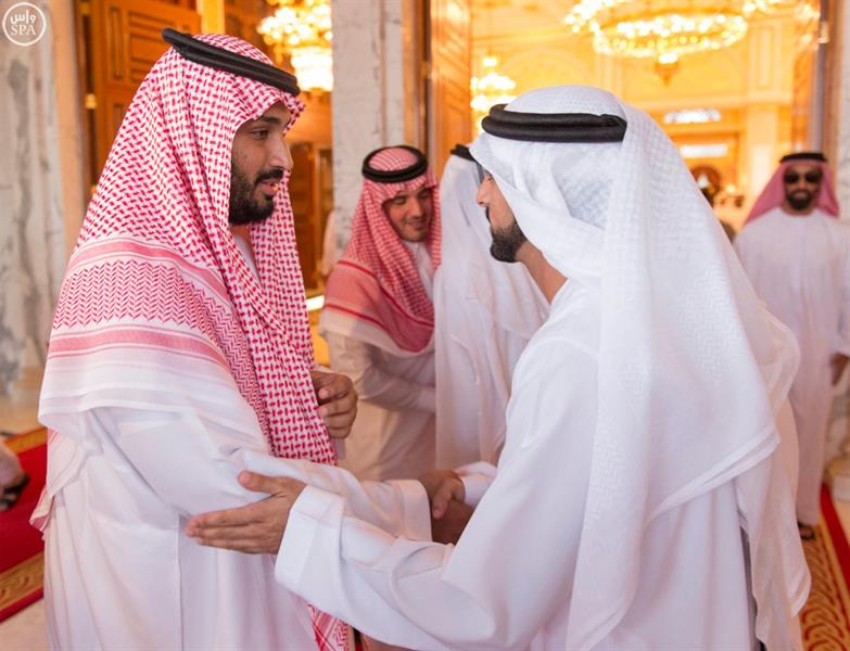 بالصور.. ولي ولي العهد ينقل تعازي خادم الحرمين للشيخ محمد بن راشد في وفاة الشيخ ابنه بالصور.. ولي ولي العهد ينقل تعازي خادم الحرمين للشيخ محمد بن راشد في وفاة الشيخ ابنه