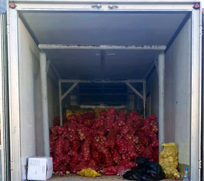 مصادرة 8 أطنان من الخضروات والمواد الغذائية من سوق الخالدية بمكة