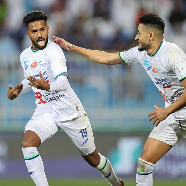 الهلال والفتح 
