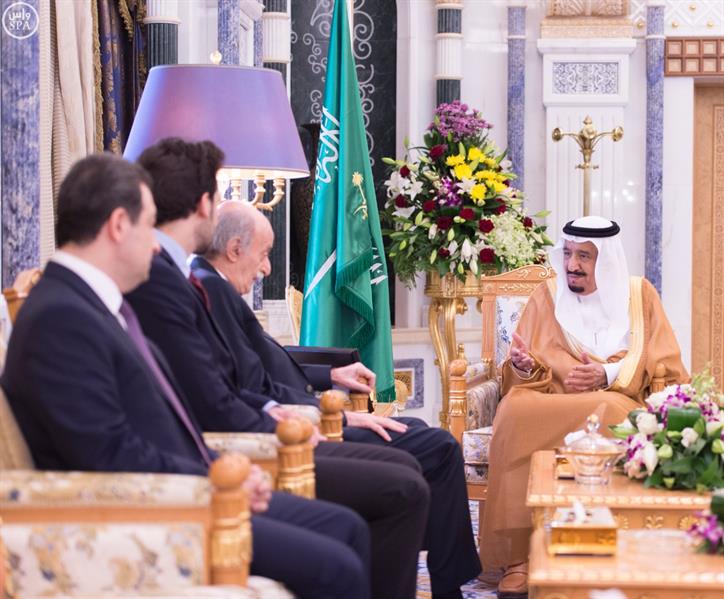 خادم الحرمين يستقبل النائب اللبناني وليد جنبلاط