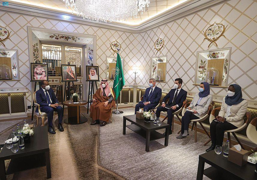 وزير الخارجية يلتقي نظيريه الصومالي والأرميني 