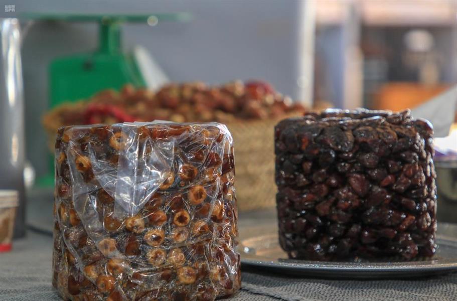 أكثر من 31 مليون نخلة في المملكة على مساحة 107 آلاف هكتار تنتج 1.5 مليون طن من التمور سنوياً (صور) أكثر من 31 مليون نخلة في المملكة على مساحة 107 آلاف هكتار تنتج 1.5 مليون طن من التمور سنوياً (صور)