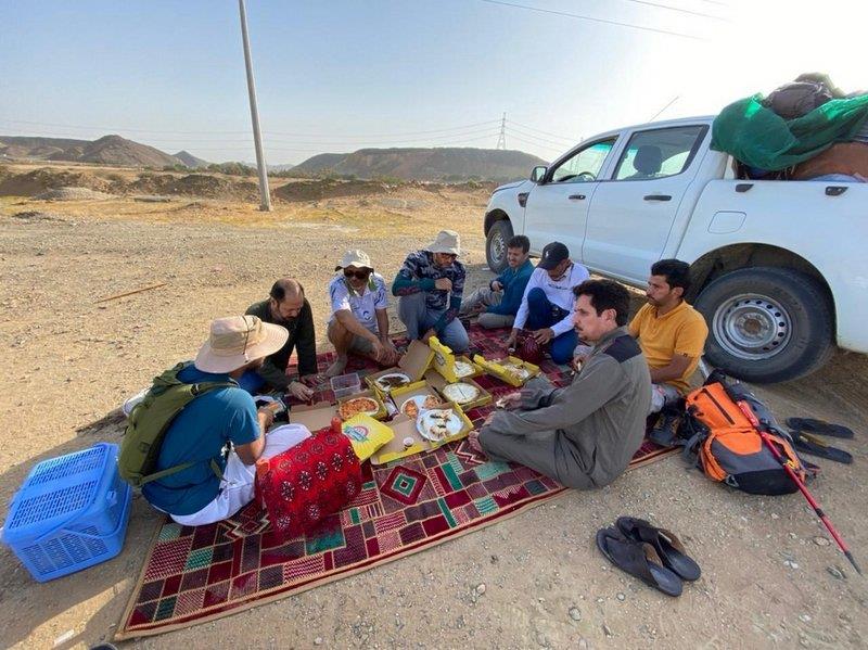 رحلته بدأت من مكة وتنتهي بقباء.. فريق يُحاكي طريق الهجرة النبوية (صور) 