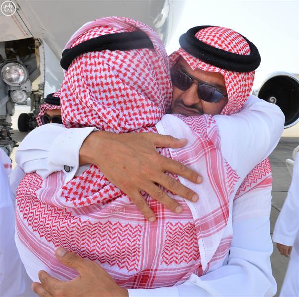 بالفيديو والصور.. وصول جثمان الأمير سعود الفيصل إلى مطار جدة