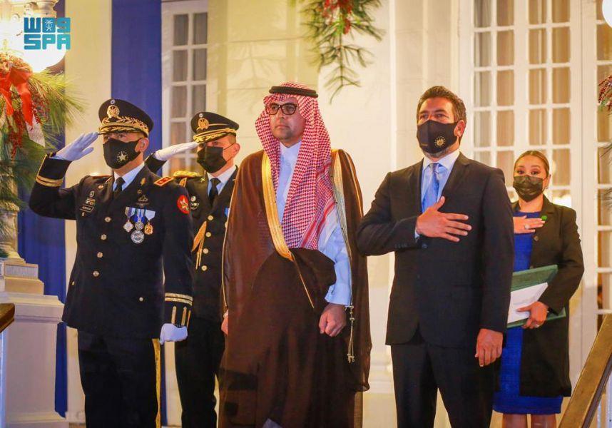 السفير المالكي يُقدّم أوراق اعتماده سفيراً غير المقيم لرئيس جمهورية السلفادور