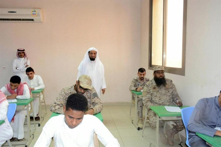 شاهد.. مرابطون بالحد الجنوبي يؤدون اختبارات الفصل الدراسي الأول شاهد.. مرابطون بالحد الجنوبي يؤدون اختبارات الفصل الدراسي الأول