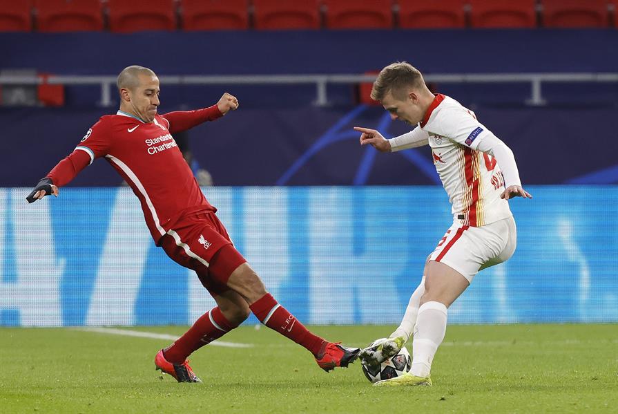 صلاح وماني يقودان ليفربول لربع نهائي أبطال أوروبا على حساب لايبزيغ