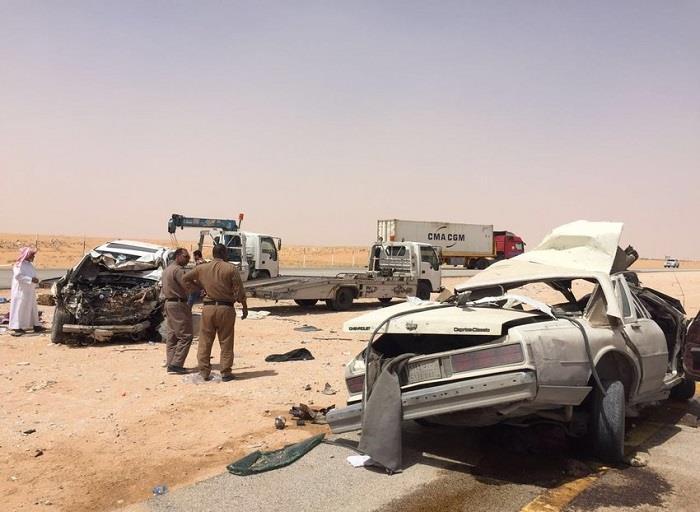 مصرع شخص وإصابة ثلاثة في اصطدام مروع على طريق خريص الأحساء مصرع شخص وإصابة ثلاثة في اصطدام مروع على طريق خريص الأحساء
