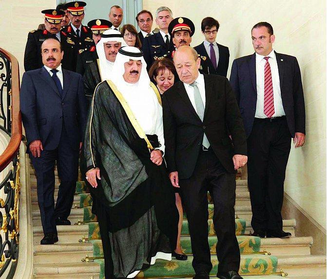 الأمير متعب يبحث بباريس تعزيز التعاون في «التسليح» والتدريب العسكري
