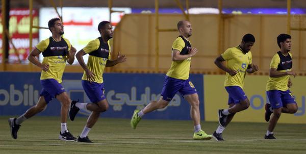 بالصور ..النصر يواصل تدريباته وفابيان لازال موجود !‎