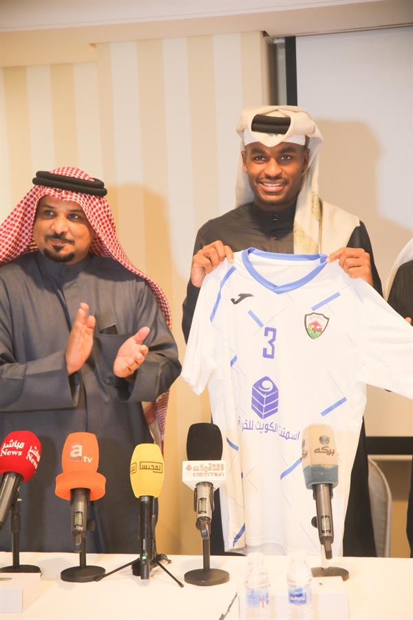 نادي الجهراء الكويتي يُقدم صفقته الجديدة القطري عبدالكريم حسن (صور) نادي الجهراء الكويتي يُقدم صفقته الجديدة القطري عبدالكريم حسن (صور)