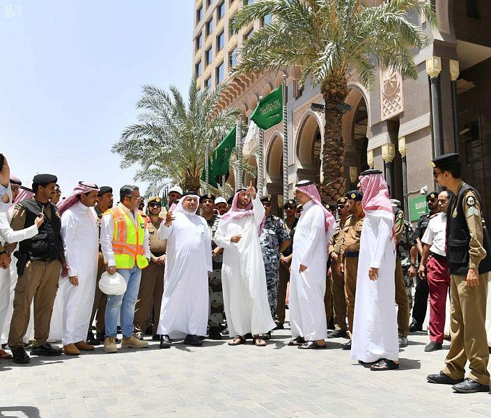 نائب أمير مكة يتفقّد المسجد الحرام.. ويوجّه بتشكيل فريق عمل للعناية الفورية بالمعتمرين في رمضان نائب أمير مكة يتفقّد المسجد الحرام.. ويوجّه بتشكيل فريق عمل للعناية الفورية بالمعتمرين في رمضان