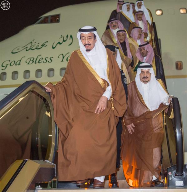 خادم الحرمين الشريفين يصل إلى الرياض