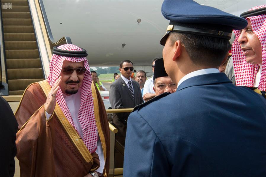 الملك سلمان يغادر اندونيسيا