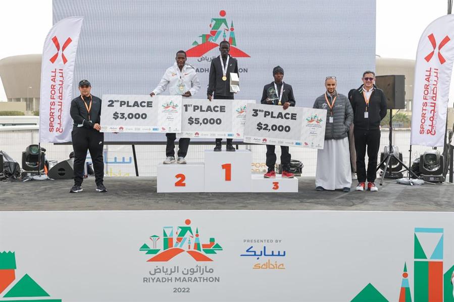 الفائزين بسباق 21.1 كلم