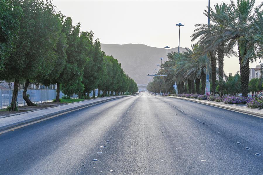 Pemerintah Saudi Karantinal Total Makkah-Madinah Warga Tidak Boleh Keluar 24 Jam 3 Jalanan kota madinah terlihat sepi 03