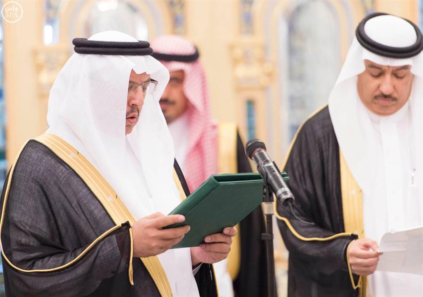 بالصور.. سفراء جدد يؤدون القسم أمام خادم الحرمين .. وتعيين السبهان سفيراً في العراق بالصور.. سفراء جدد يؤدون القسم أمام خادم الحرمين .. وتعيين السبهان سفيراً في العراق