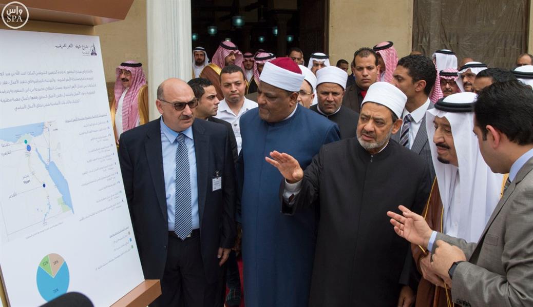 خادم الحرمين يزور الجامع الأزهر.. والدكتور الطيب في استقباله