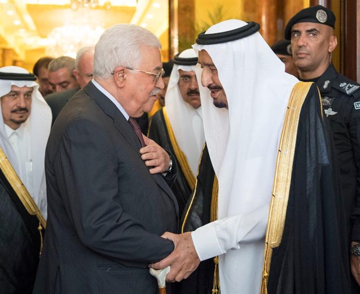 بالصور.. خادم الحرمين يستقبل رئيس فلسطين ويقيم مأدبة غداء تكريما له