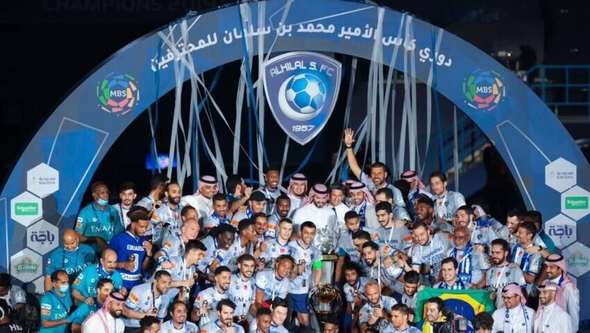 تتويج الهلال بلقب دوري المحترفين