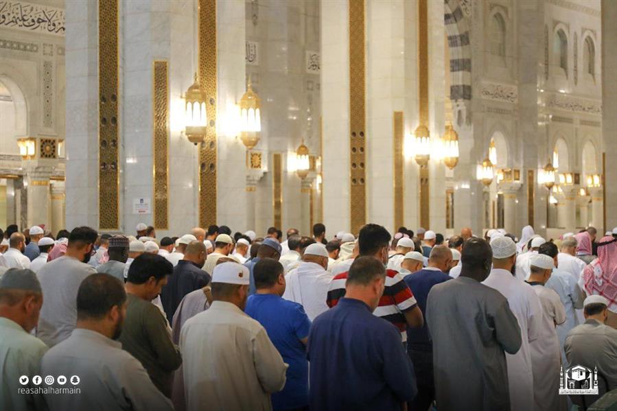 المصلون في المسجد الحرام