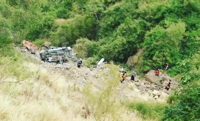 وفاة شخصين وإصابة 10 إثر حادثين في فيفاء وفاة شخصين وإصابة 10 إثر حادثين في فيفاء