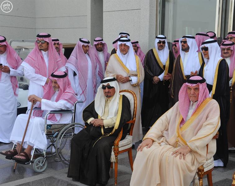 بالفيديو والصور.. وصول جثمان الأمير سعود الفيصل إلى مطار جدة