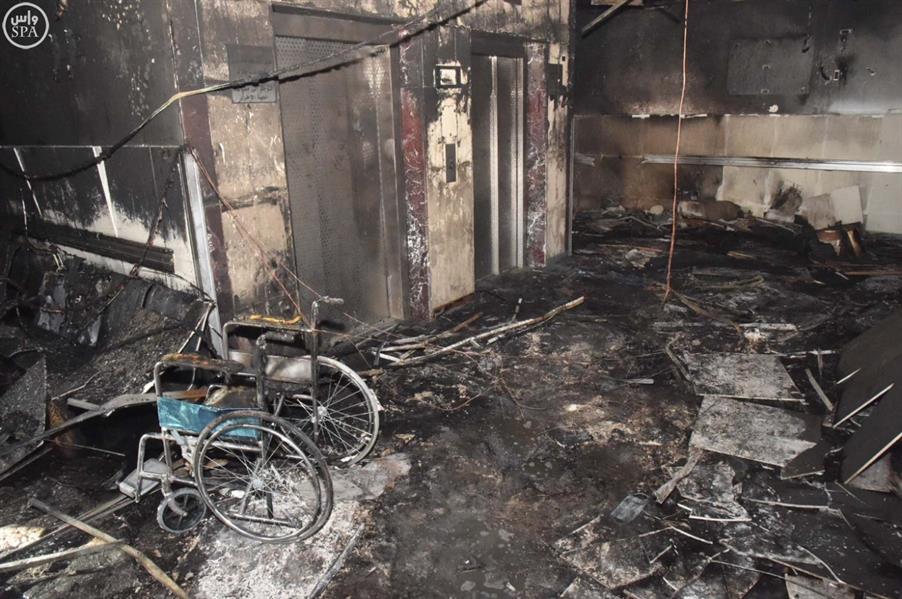 بالصور.. وكيل إمارة منطقة جازان يقف على حادث حريق مستشفى جازان العام ويزور المصابين بالصور.. وكيل إمارة منطقة جازان يقف على حادث حريق مستشفى جازان العام ويزور المصابين