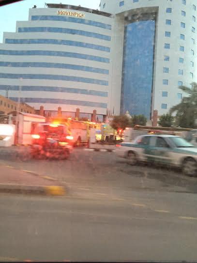 بالصور.. الدفاع المدني يباشر حريقا في فندق 