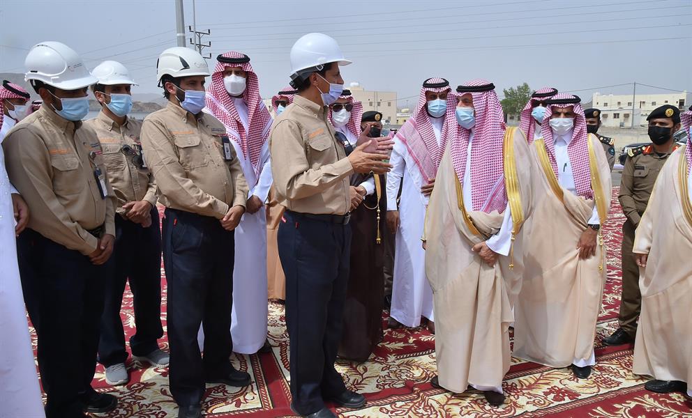 أمير نجران يفتتح محطة توزيع الكهرباء بمحافظة ثار ويدشن عدداً من المشروعات البلدية 