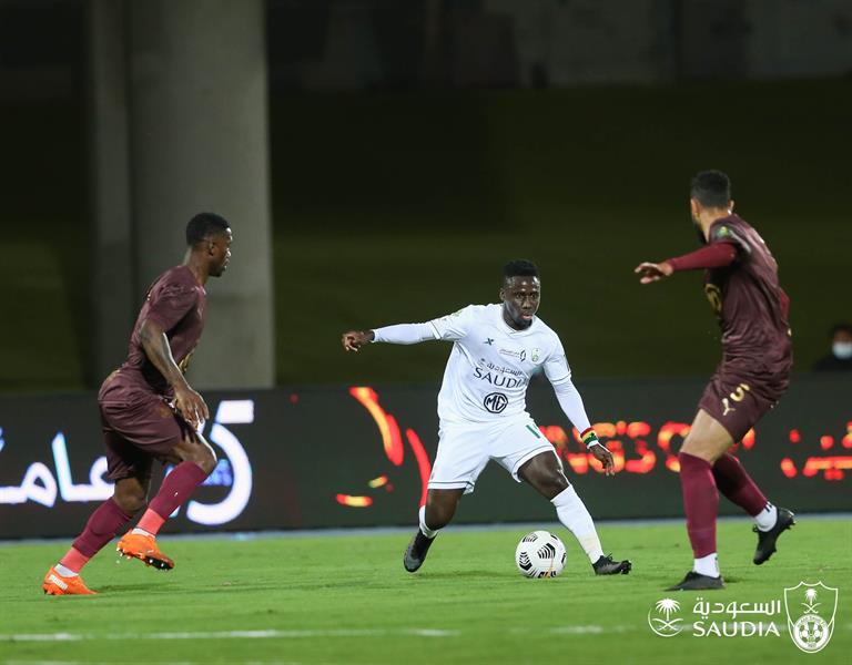 العين يُقصي الأهلي من الكأس بثنائية