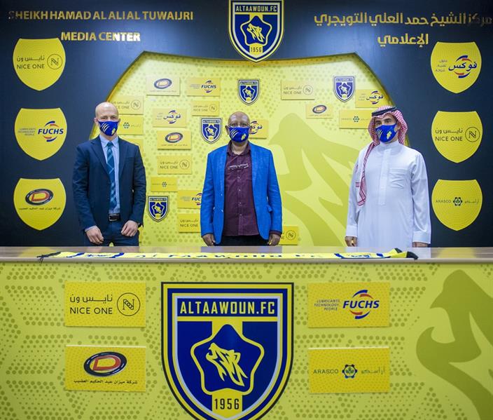 رسمياً.. التعاون يُعلن التعاقد مع البريطاني "نيستور" خلفاً لـ "كارتيرون" رسمياً.. التعاون يُعلن التعاقد مع البريطاني "نيستور" خلفاً لـ "كارتيرون"