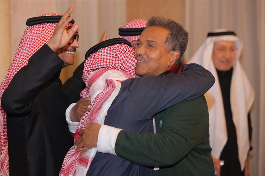 تركي آل الشيخ يلتقي عدداً من الفنانين العرب المشاركين في ليلة 