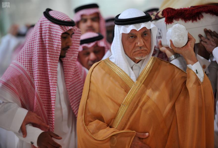 الصلاة على الأمير سعد الفيصل بالمسجد الحرام ودفن جثمانه بمقبرة العدل - صور الصلاة على الأمير سعد الفيصل بالمسجد الحرام ودفن جثمانه بمقبرة العدل - صور