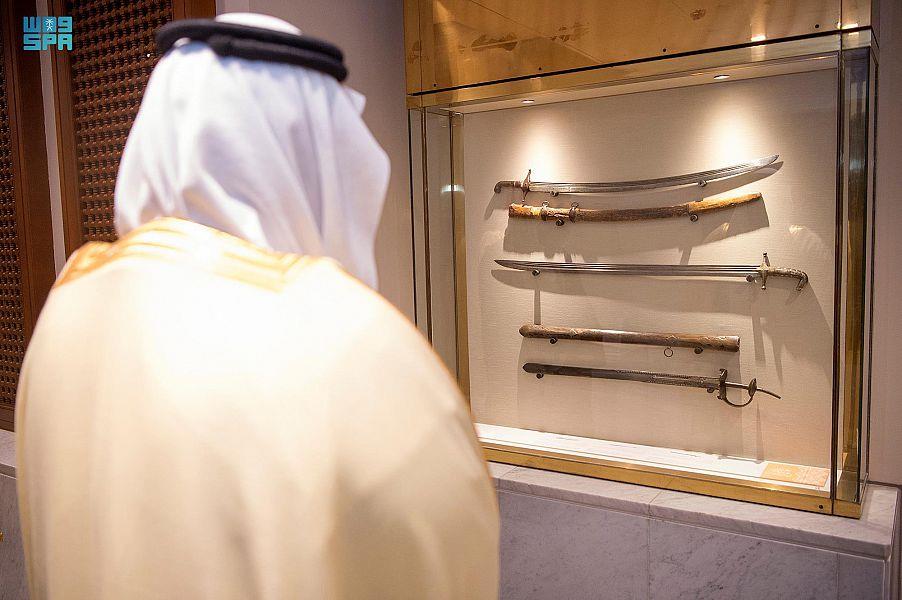 نائب أمير الرياض يفتتح معرض 