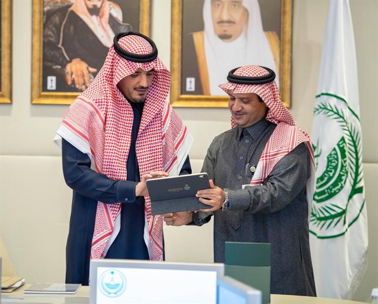 شاهد.. وزير الداخلية يُدشن الهوية الجديدة لمستشفى قوى الأمن بالرياض