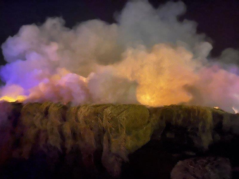   إندلاع حريق هائل في سوق الأعلاف بالأفلاج.. والدفاع المدني يباشر (صور)