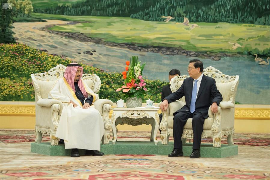 خادم الحرمين الشريفين يعقد جلسة مباحثات مع رئيس اللجنة الدائمة للمجلس الوطني لنواب الشعب الصيني