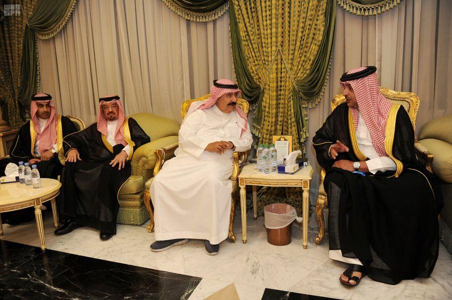 بالصور.. أبناء الأمير مشعل بن عبدالعزيز يستقبلون المعزين لليوم الثاني على التوالي