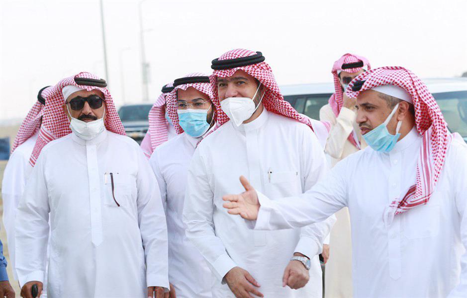 وزير الإسكان يسلم وحدات سكنية وزير الإسكان يسلم وحدات سكنية