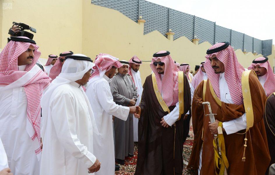 بالفيديو والصور.. أمير عسير يواسي ذوي الفقيد الشهري المرافق الشخصي للأمير الراحل منصور بن مقرن