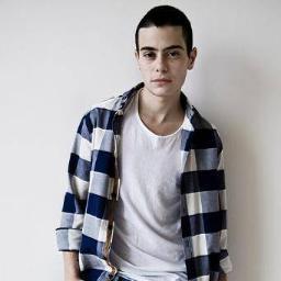 ممثلة تركية تتحول لذكر كامل