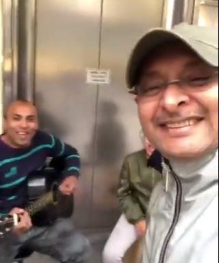 أخبار 24 فيديو هكذا تفاعل عبدالمجيد عبدالله مع أب وابنته يغنيان في الطريق
