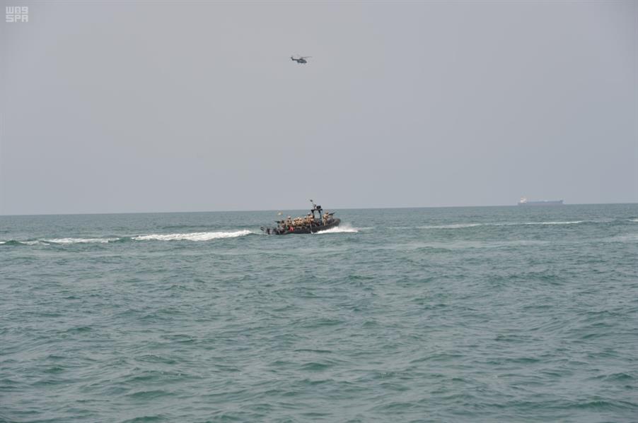 شاهد.. صور من جهود القوات البحرية السعودية في التصدي للمعتدين